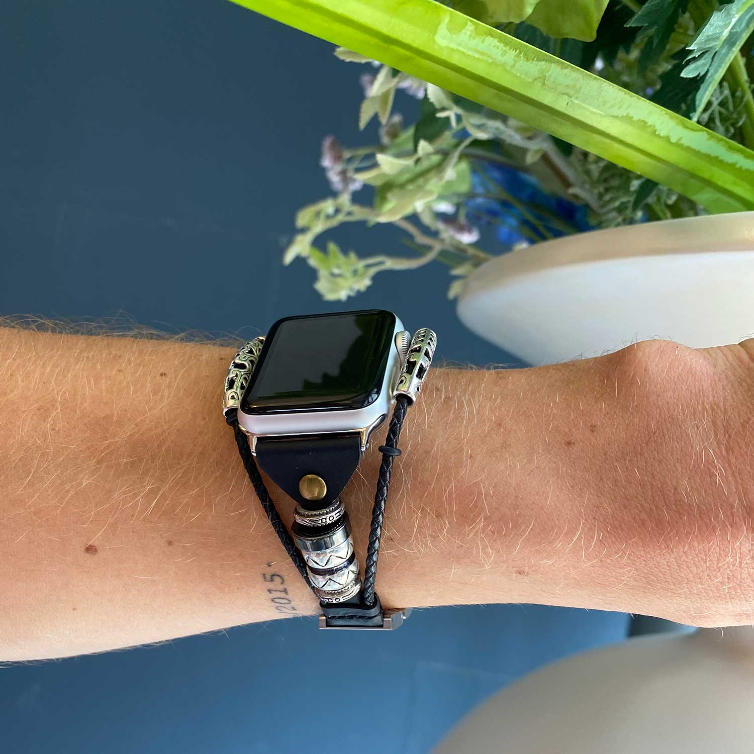 Correa de joyería de piel robusto para el Apple Watch - rosario negro