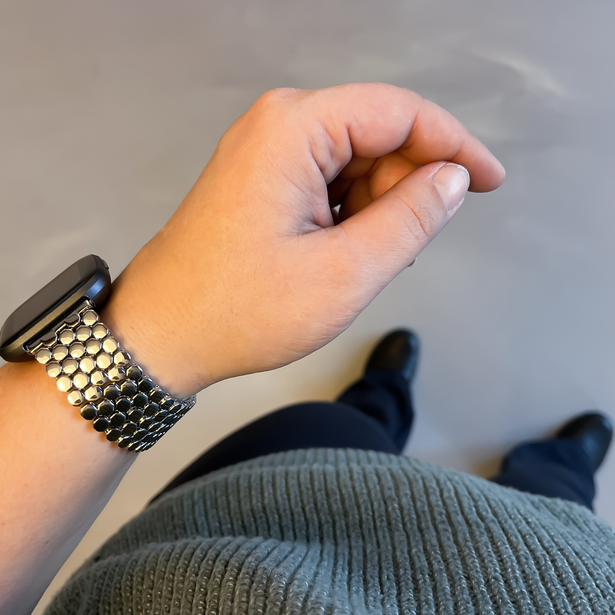 Correa de eslabones de acero para peces para el Fitbit Versa - plata