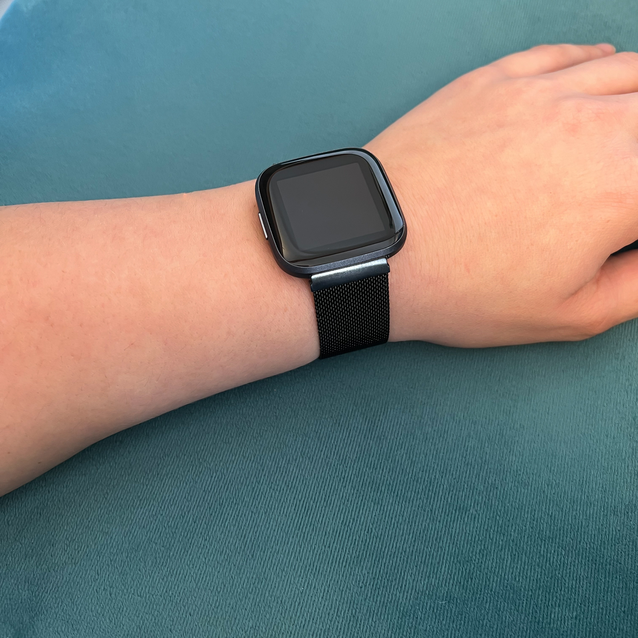 Correa Milanese loop para el Fitbit Versa - negro