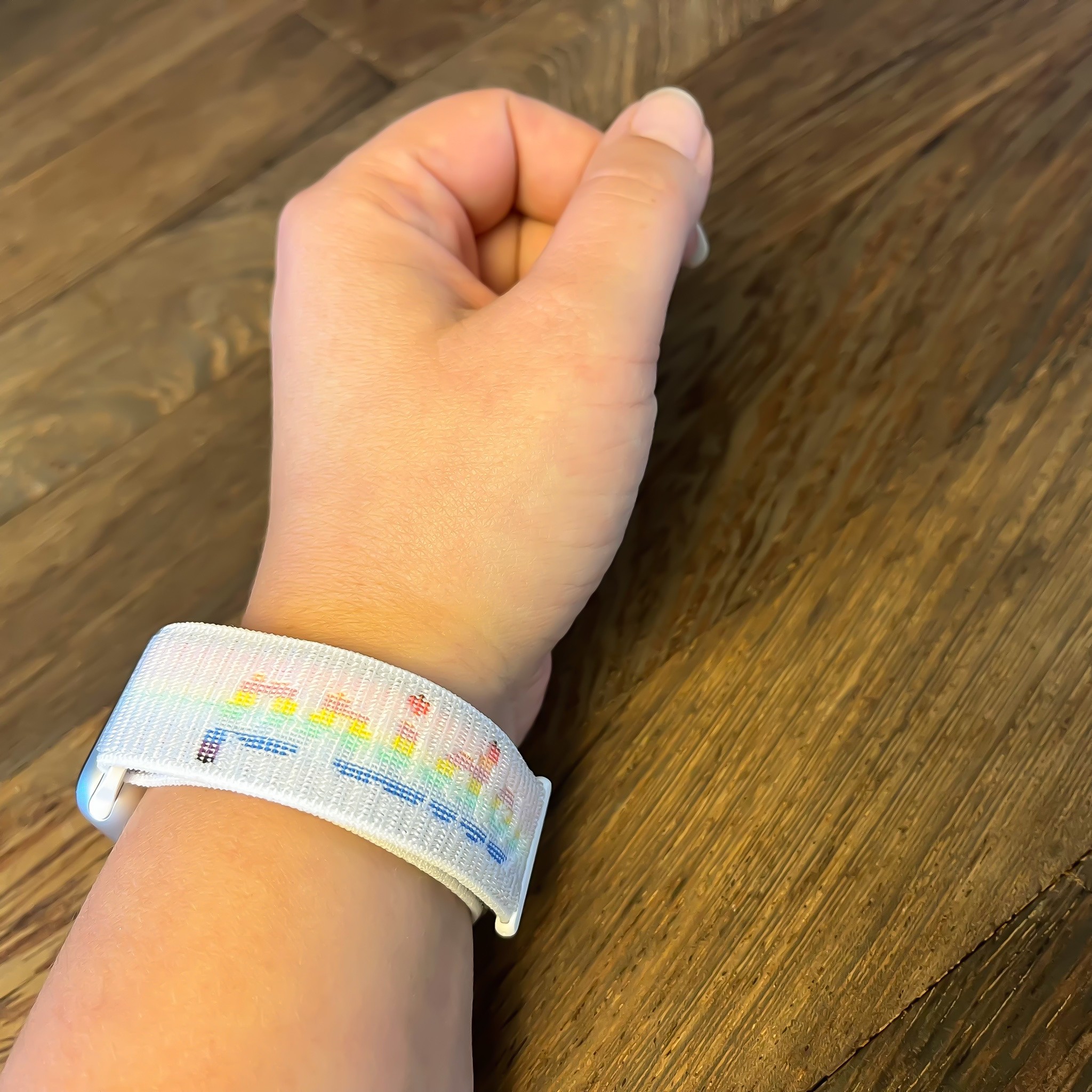 Correa loop deportiva de nailon para el Apple Watch - blanco orgullo