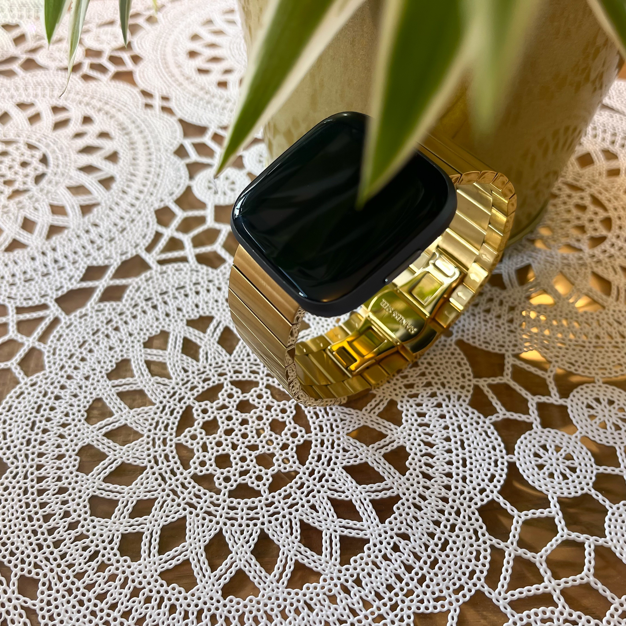 Correa de eslabones de acero para el Fitbit Versa - oro