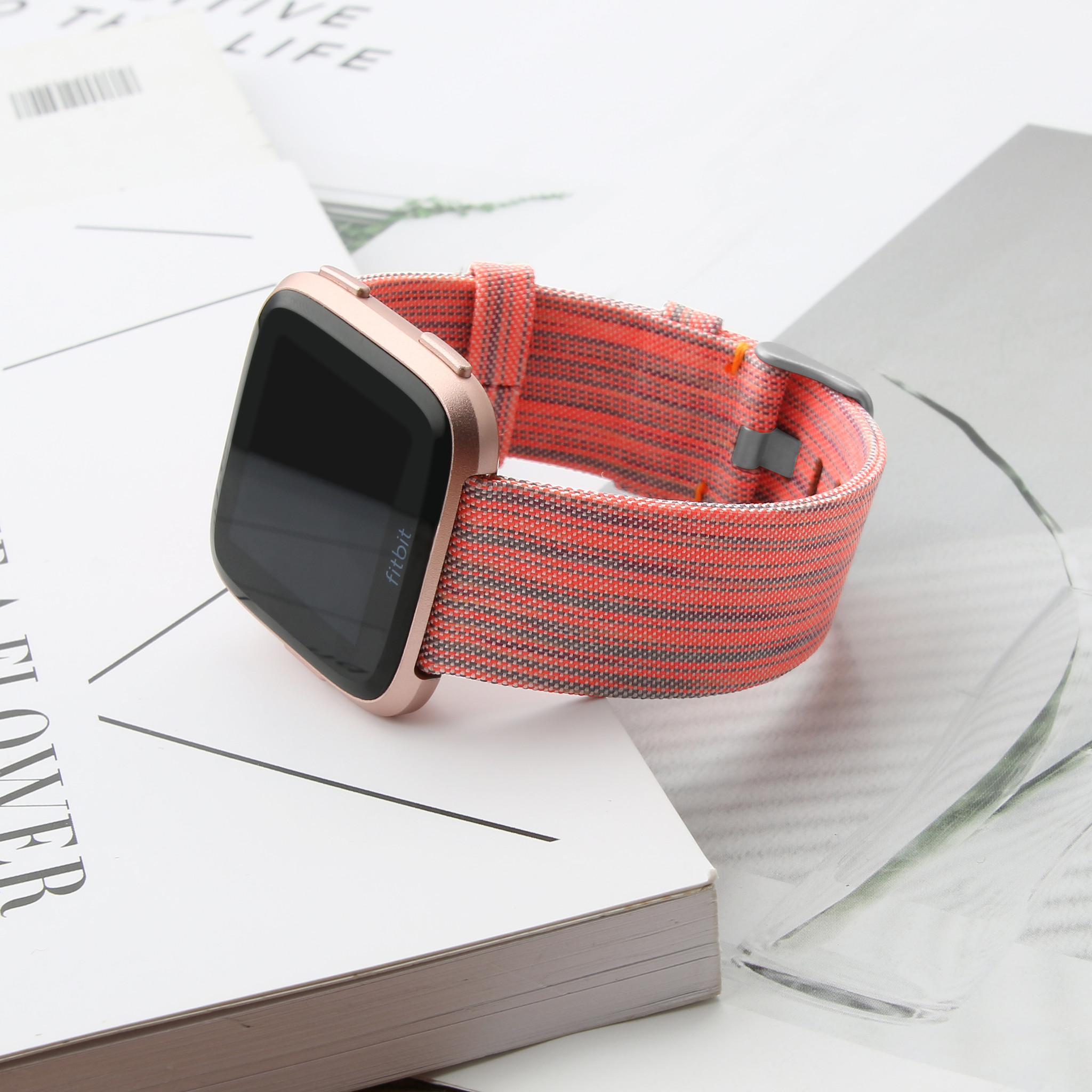 Correa de nailon con hebilla para el Fitbit Versa - naranja a rayas