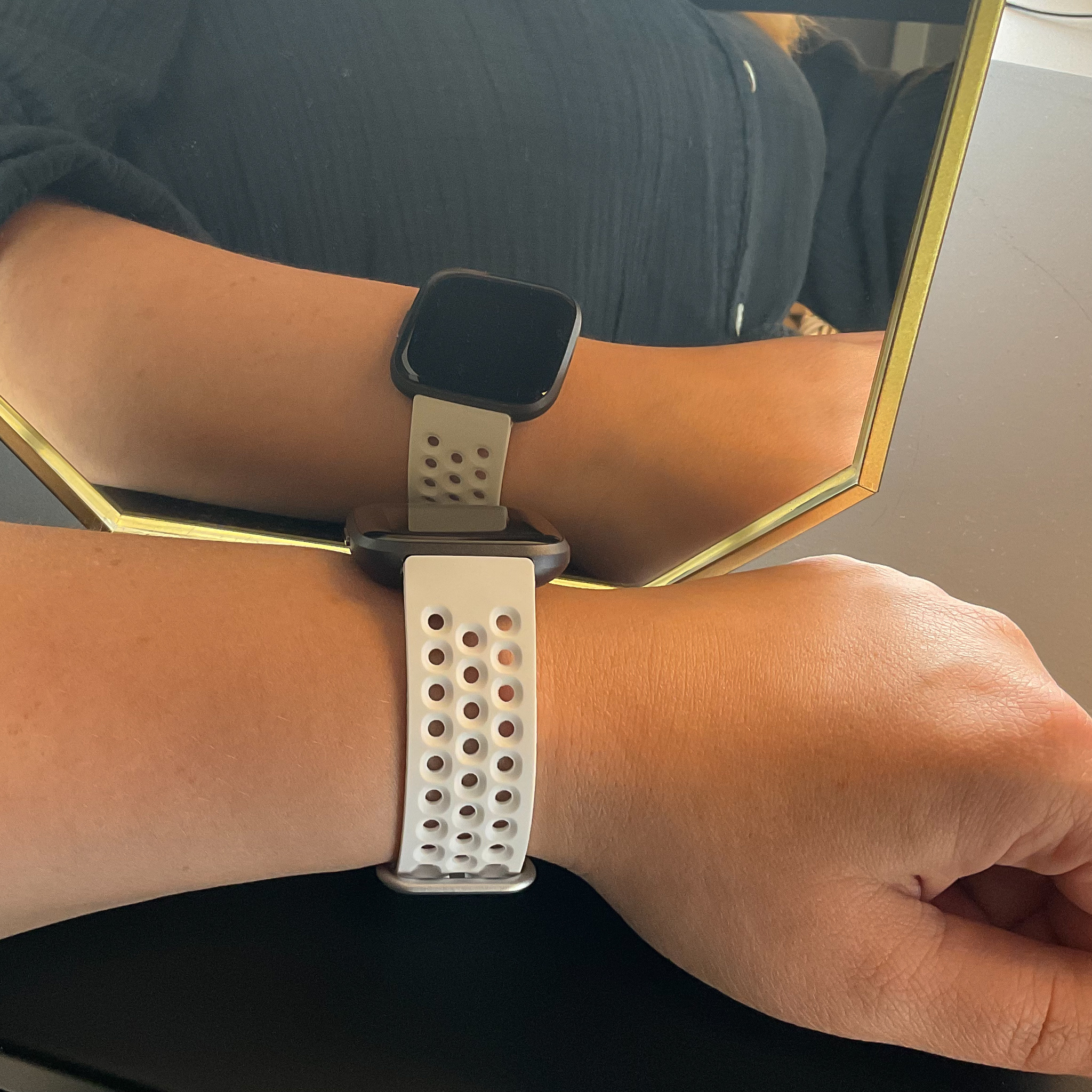Correa deportiva point para el Fitbit Versa - blanco